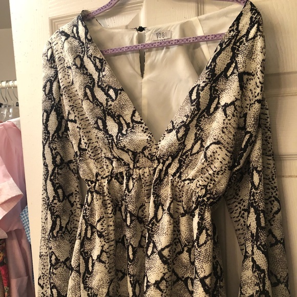 Tobi Pants - Tobi Bell Sleeve Romper